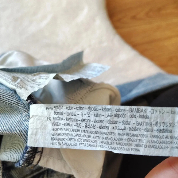 Zara Distressed Straight Leg Jeans - Size 0 - Picture 6 of 10